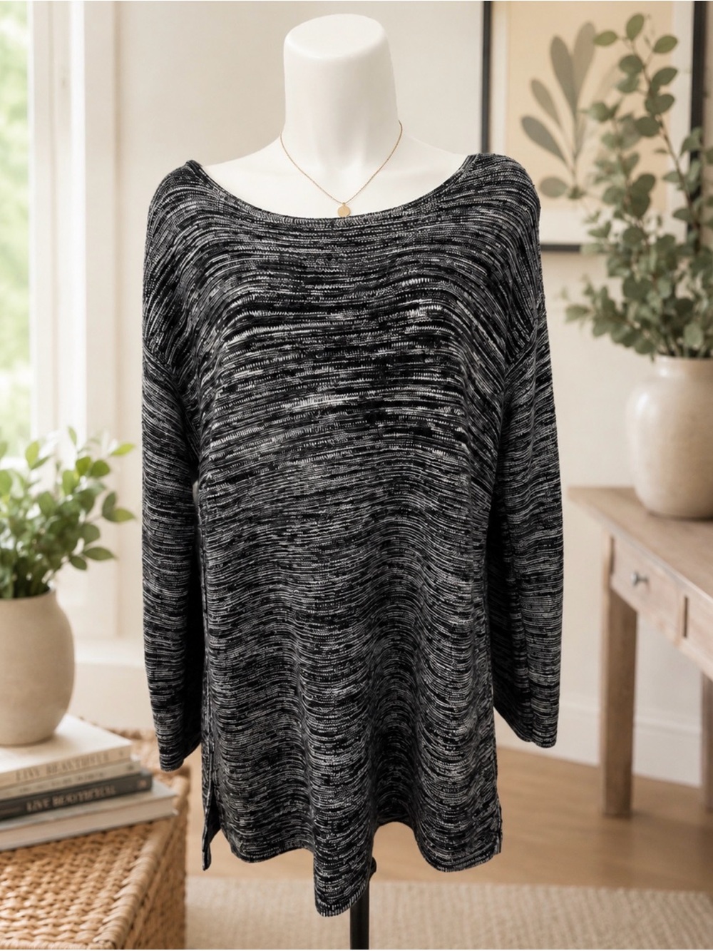Ellen Tracy Black & ivory Marled Boatneck Sweater size large
